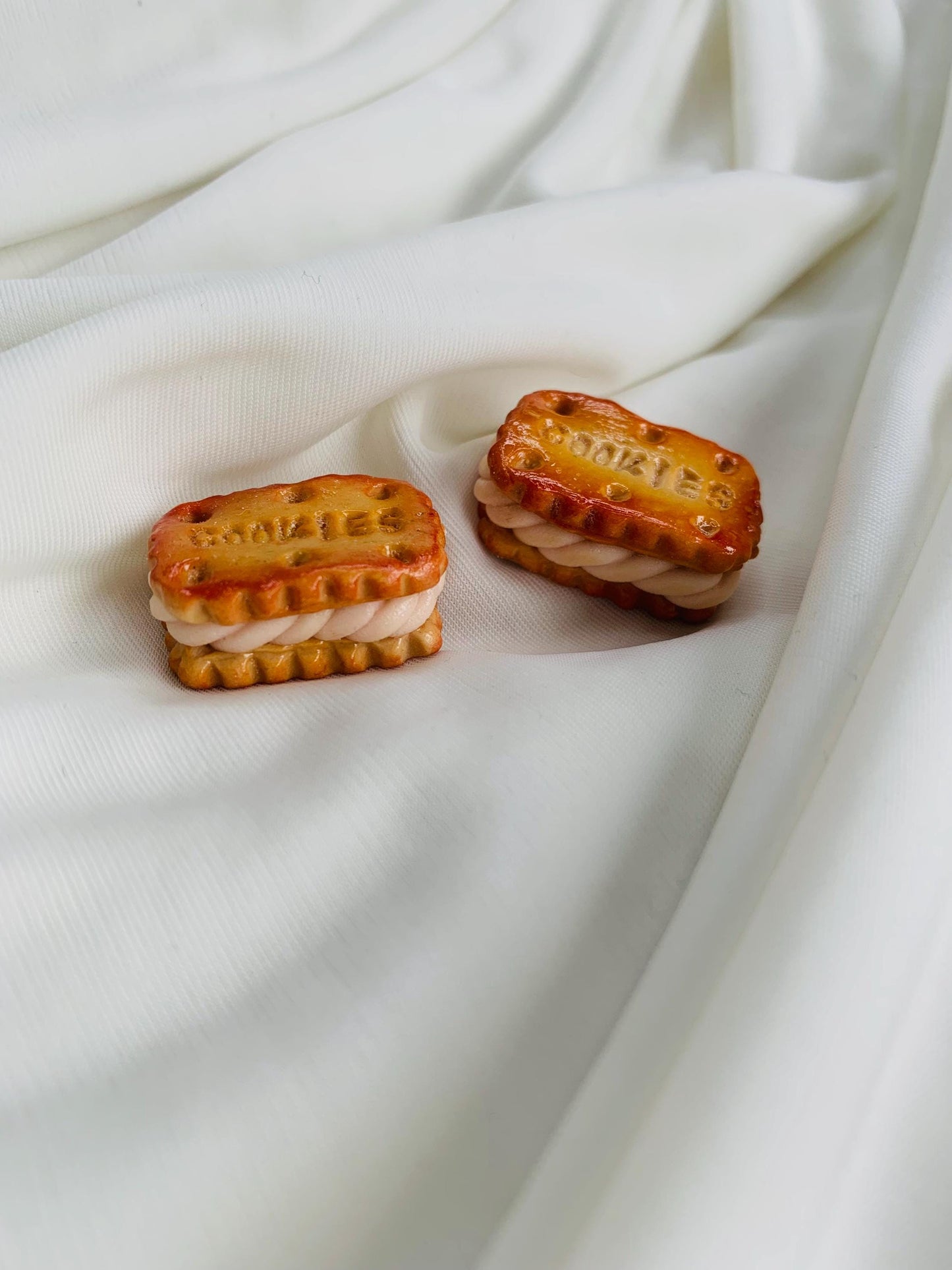 Custard cream puff cookies earrings
