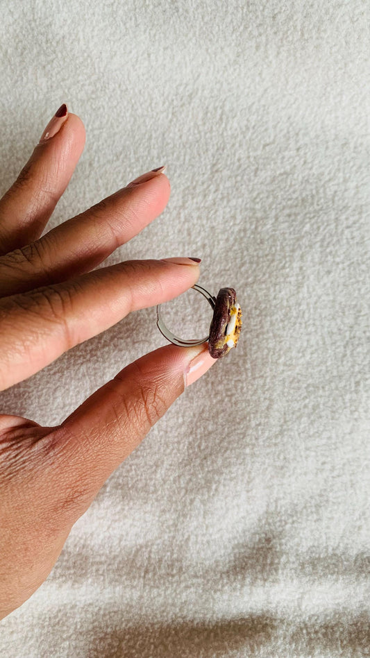Adjustable Chocolate toffee cake cookie ring