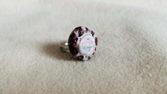 Adjustable Moonbeam ice cream cookie ring