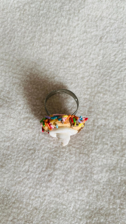 Adjustable confetti milkshake cookie ring
