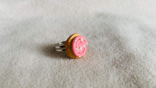 Adjustable Strawberry cupcake cookie ring
