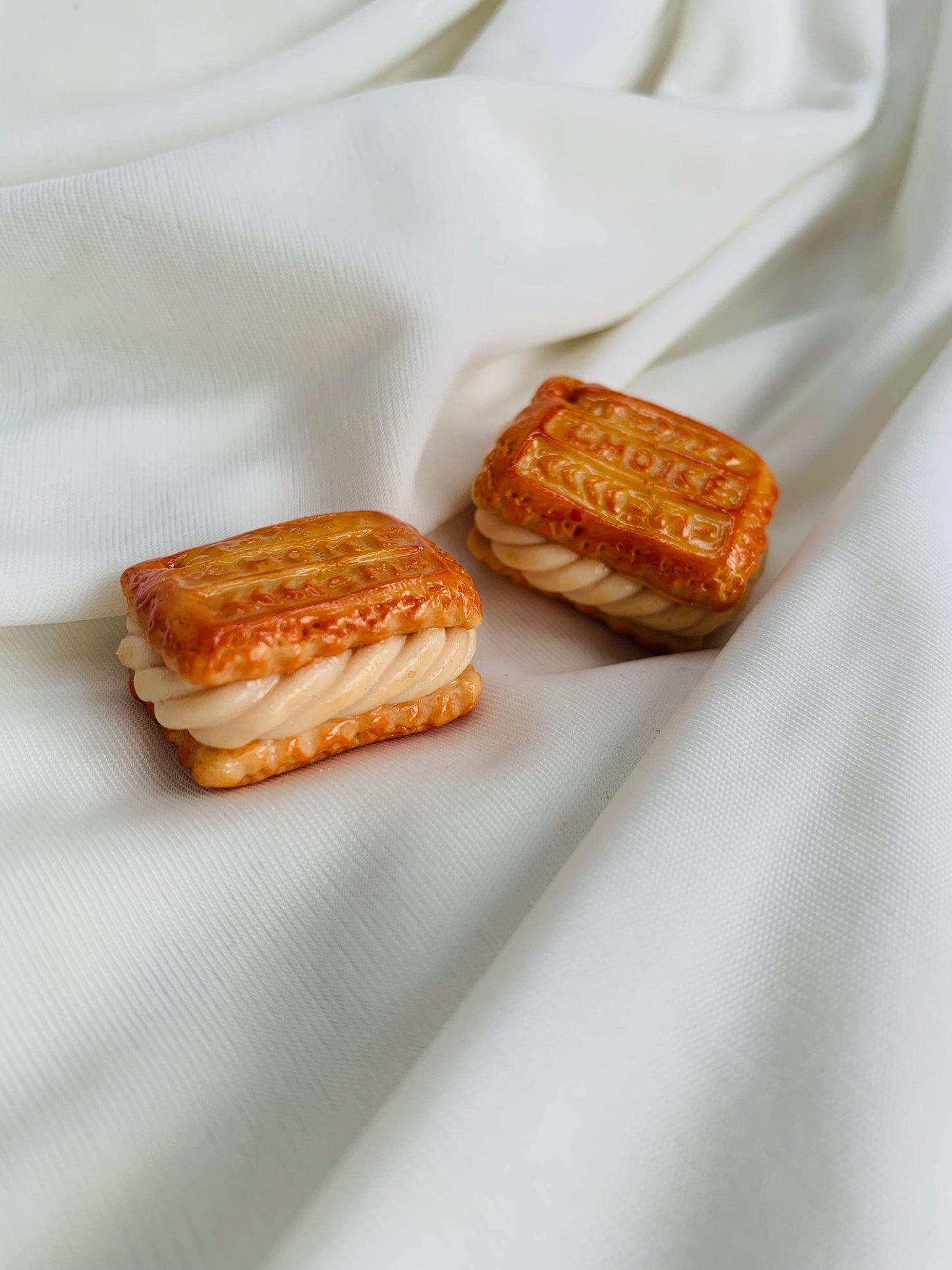 Choice custard cream puff cookies earrings