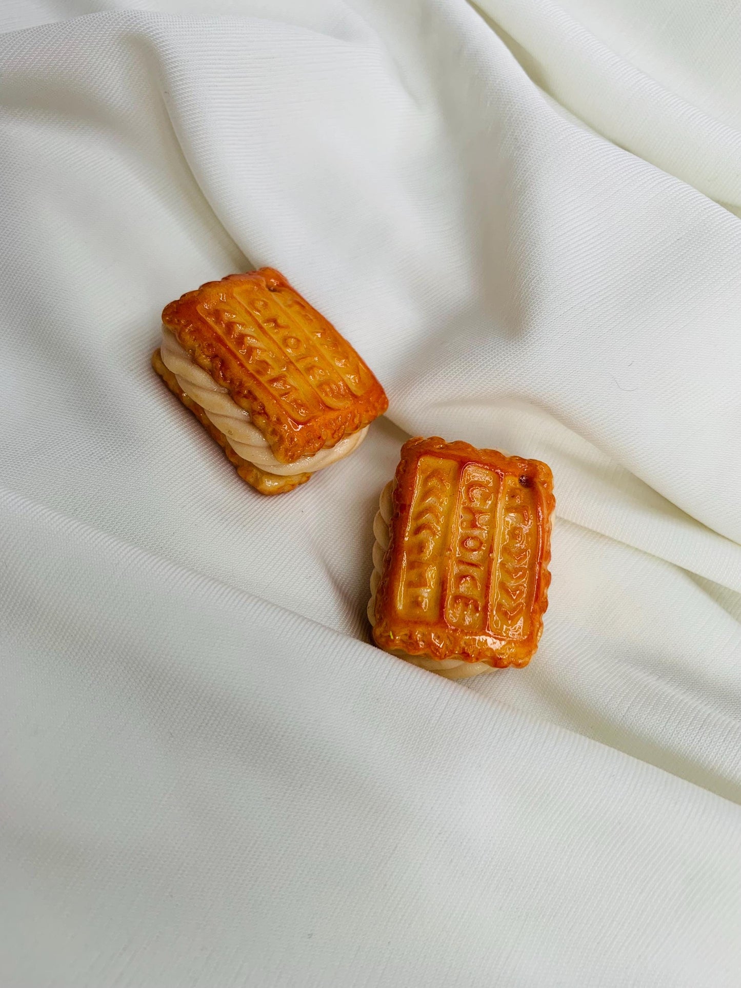Choice custard cream puff cookies earrings