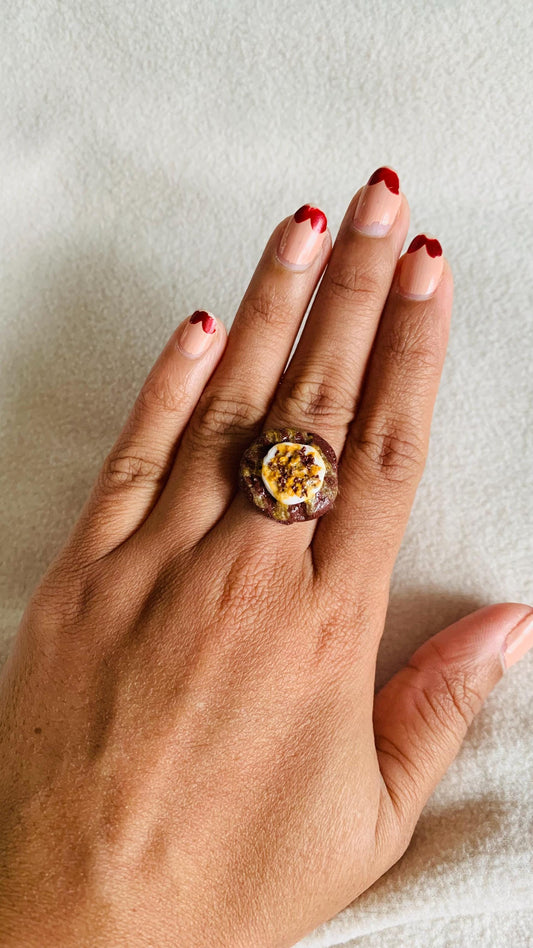 Adjustable Chocolate toffee cake cookie ring