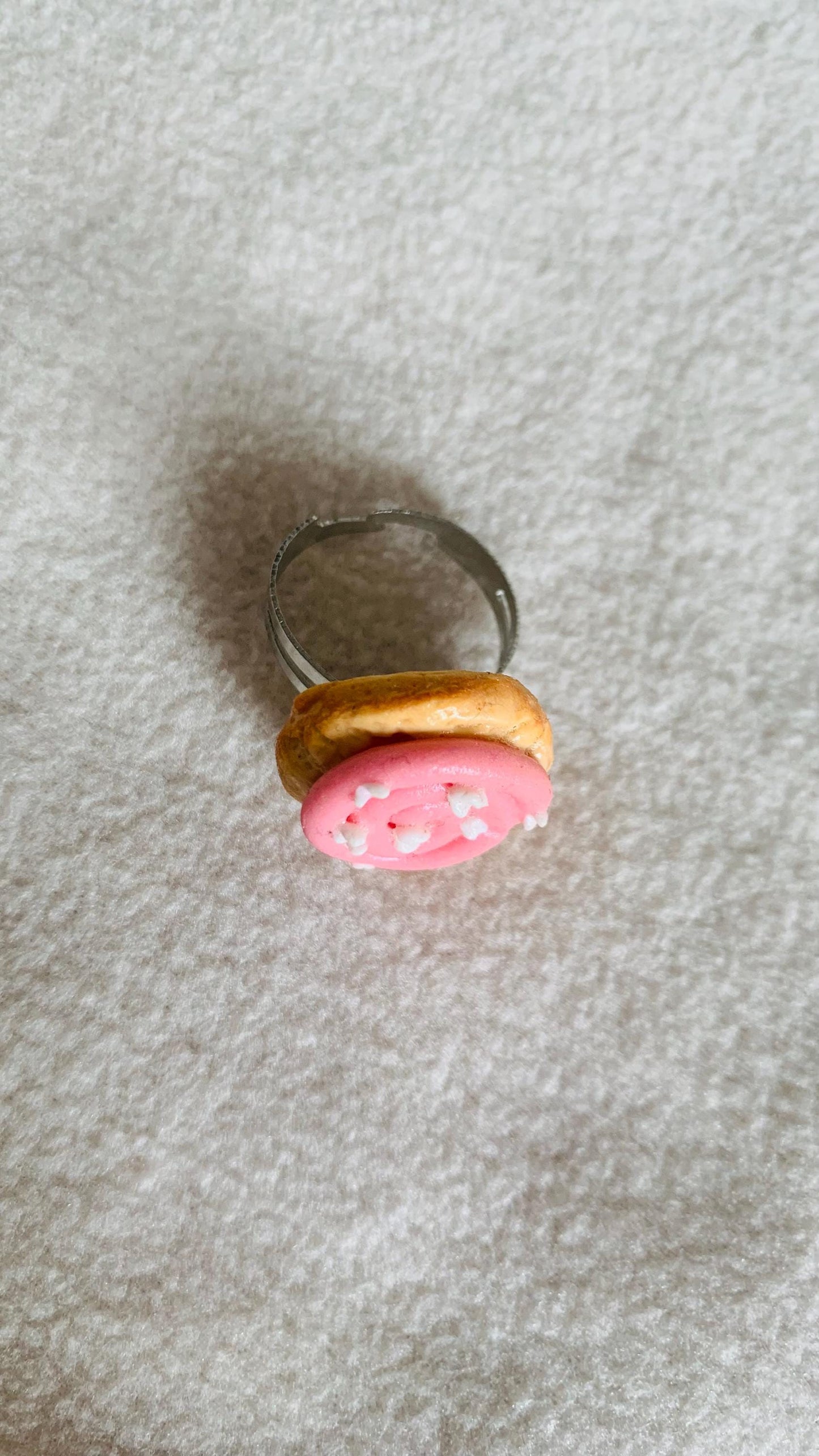 Adjustable Strawberry cupcake cookie ring