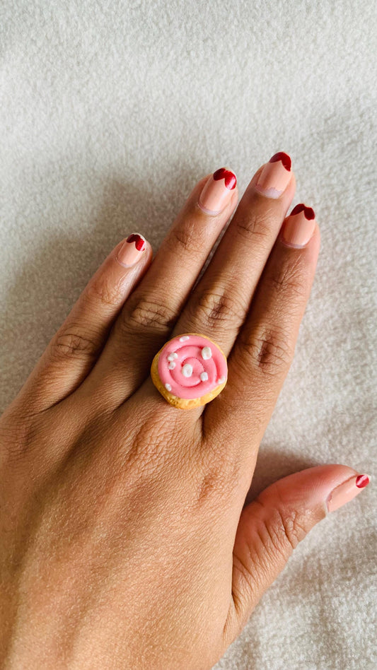 Adjustable Strawberry cupcake cookie ring