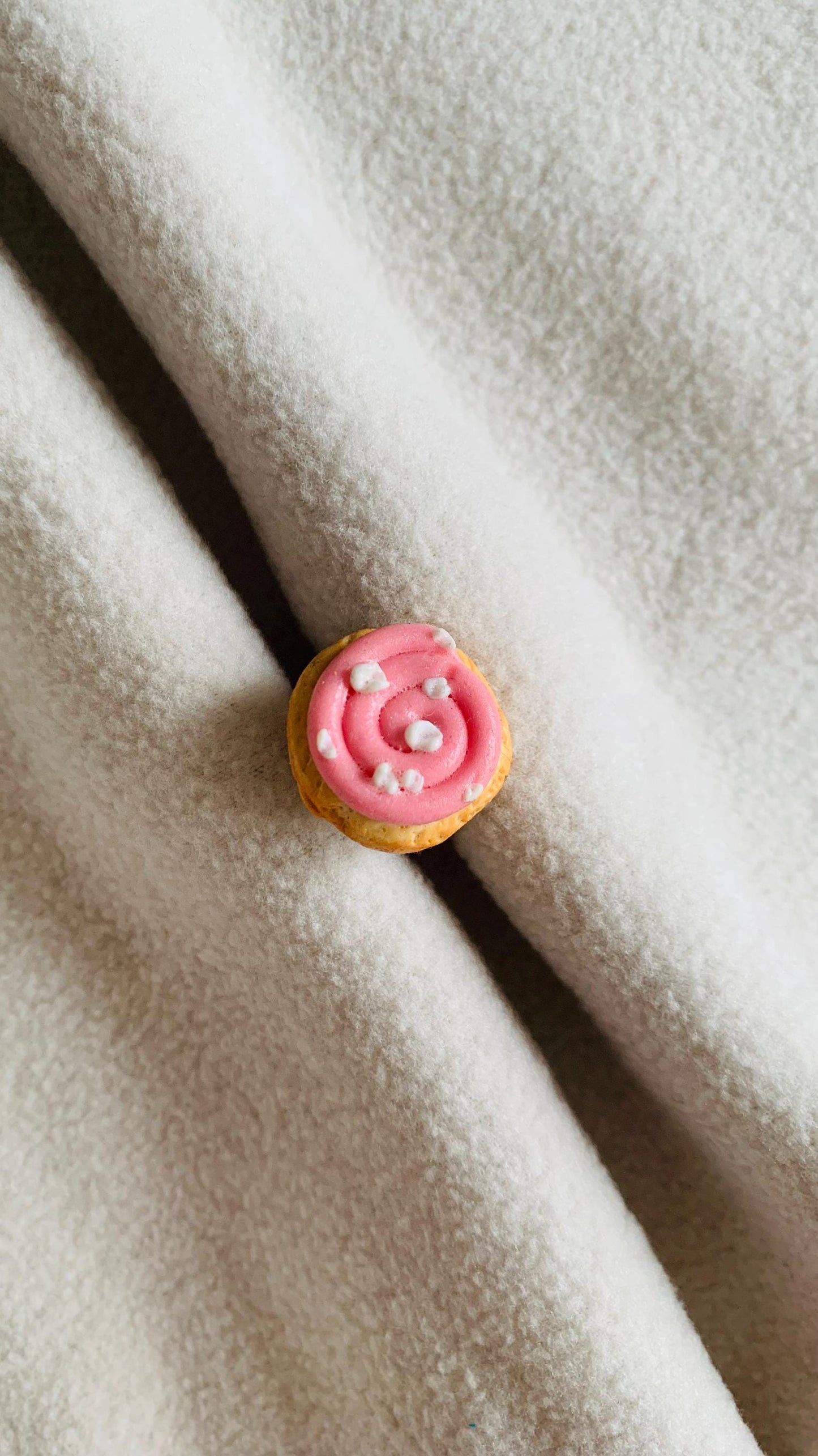 Adjustable Strawberry cupcake cookie ring